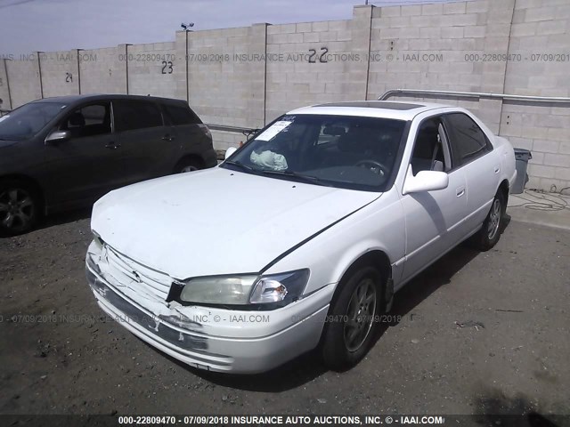 JT2BF28K6X0191452 - 1999 TOYOTA CAMRY LE/XLE 白色 照片 2