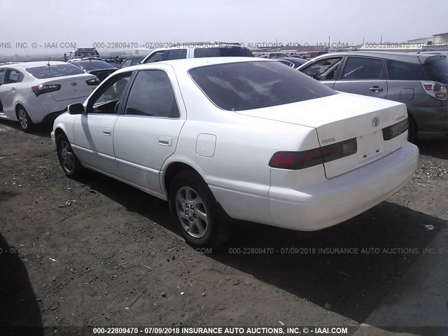 JT2BF28K6X0191452 - 1999 TOYOTA CAMRY LE/XLE 白色 照片 3