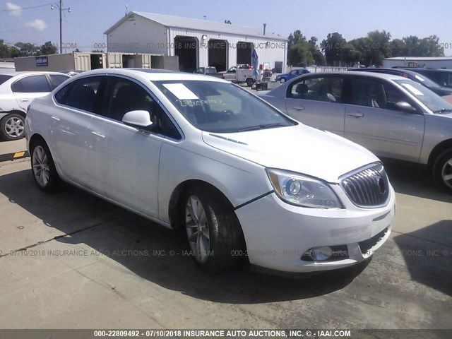 1G4PR5SKXF4190581 - 2015 BUICK VERANO CONVENIENCE WHITE photo 1