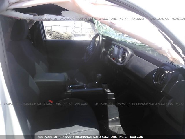 3TMDZ5BN0HM019833 - 2017 TOYOTA TACOMA DBL CAB/SR5/TRD SPORT/OR WHITE photo 5