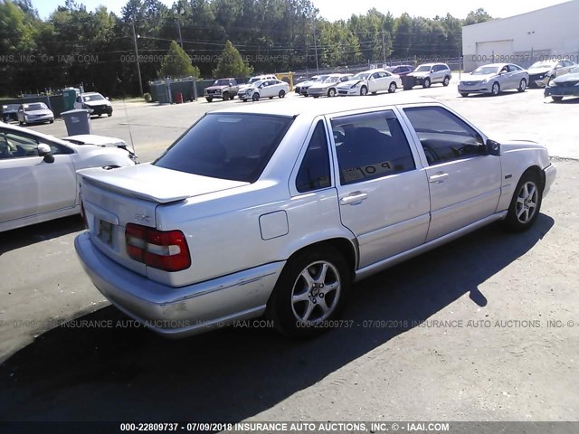 YV1LS5573W1534634 - 1998 VOLVO S70 SILVER photo 4