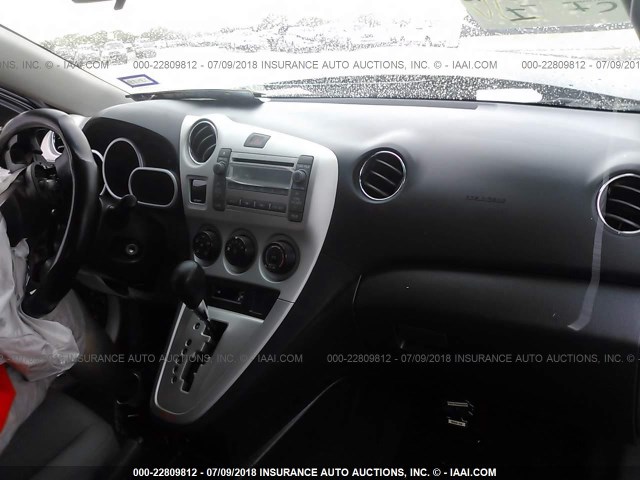 2T1KU4EE3AC368396 - 2010 TOYOTA COROLLA MATRIX  BLACK photo 5