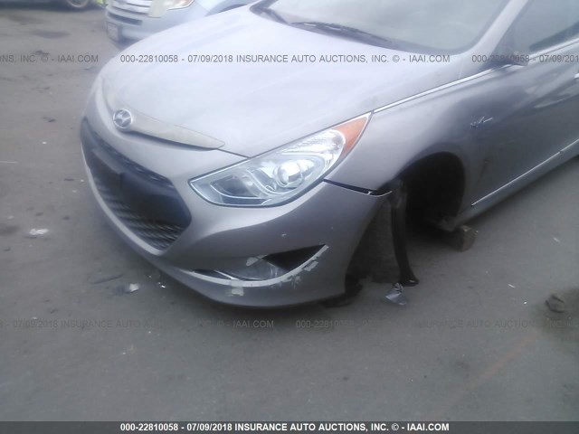 KMHEC4A43CA026687 - 2012 HYUNDAI SONATA HYBRID SILVER photo 6