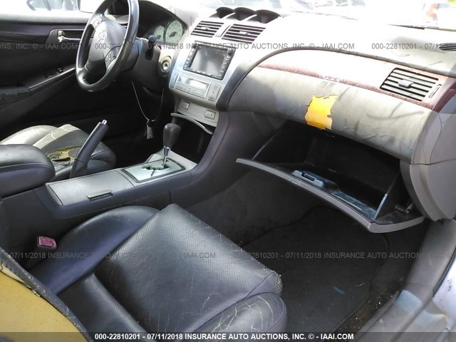 4T1FA38PX4U030109 - 2004 TOYOTA CAMRY SOLARA SE/SLE BLUE photo 5