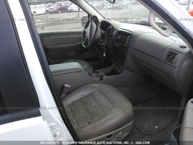 1FMDU65E12ZA78214 - 2002 FORD EXPLORER LIMITED თეთრი ფოტო 5