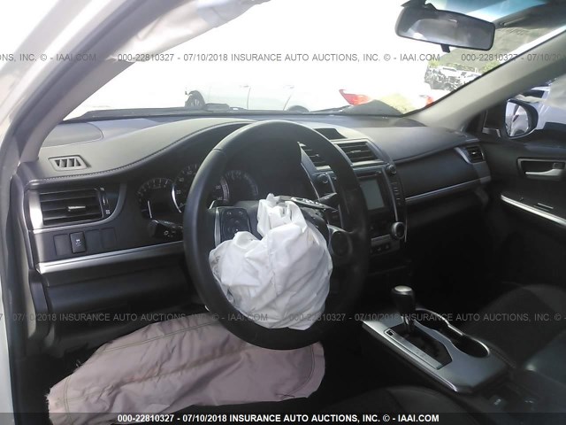 4T1BF1FK7EU461312 - 2014 TOYOTA CAMRY L/SE/LE/XLE 白色 照片 5