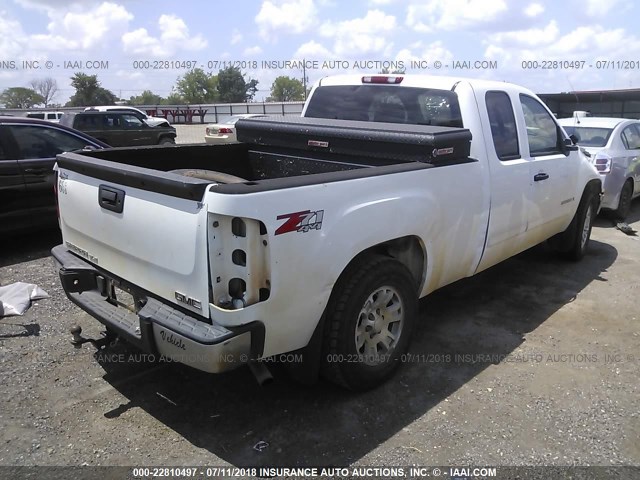 2GTEK19J671595792 - 2007 GMC NEW SIERRA K1500 WHITE photo 4