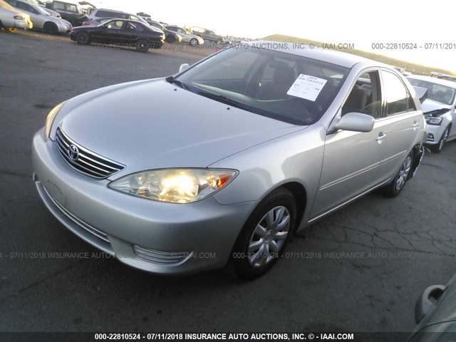 4T1BE32K25U510260 - 2005 TOYOTA CAMRY LE/XLE/SE 银色 照片 2