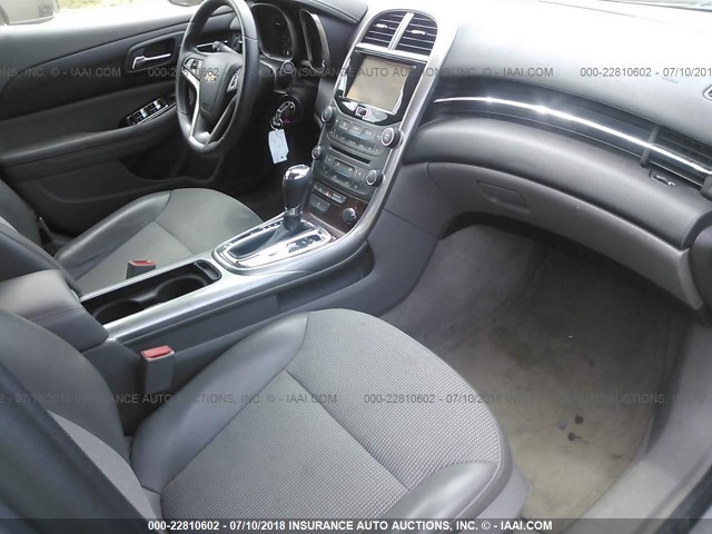 1G11C5SA3DF317927 - 2013 CHEVROLET MALIBU 1LT 银色 照片 5