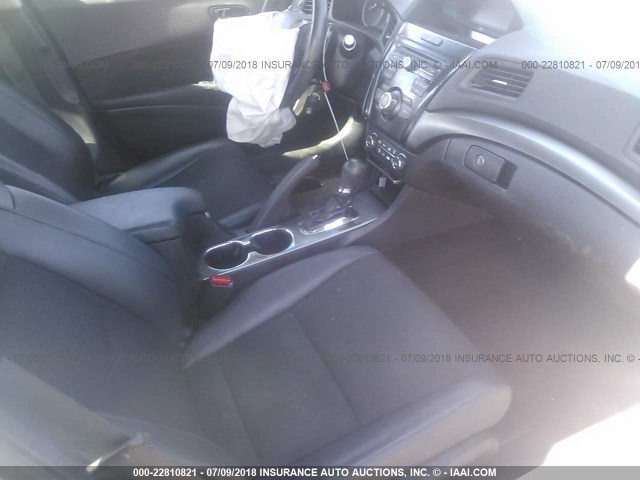 19VDE1F38DE021131 - 2013 ACURA ILX 20 SILVER photo 5