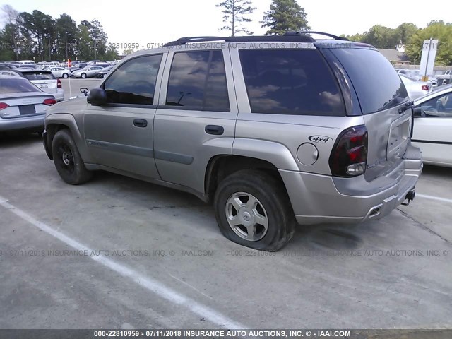 1GNDT13S532101336 - 2003 CHEVROLET TRAILBLAZER  GOLD photo 3