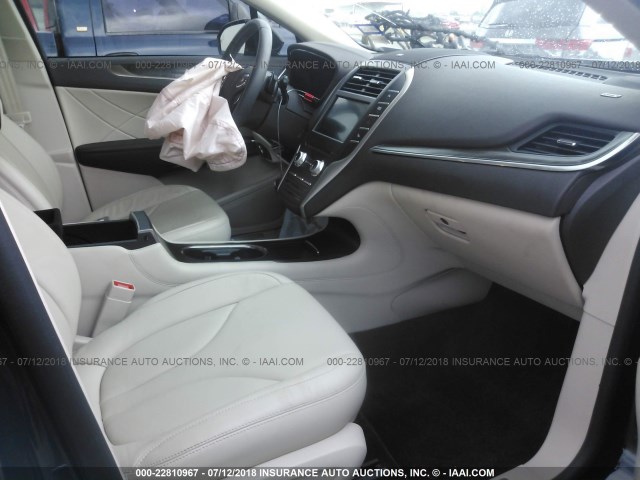 5LMCJ3C91HUL70232 - 2017 LINCOLN MKC RESERVE BLACK photo 5