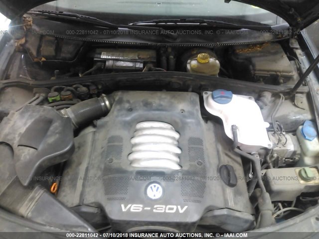 WVWJH63B71E000871 - 2001 VOLKSWAGEN PASSAT GLX 蓝色 照片 10