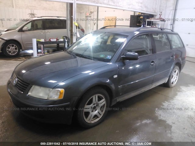 WVWJH63B71E000871 - 2001 VOLKSWAGEN PASSAT GLX 蓝色 照片 2