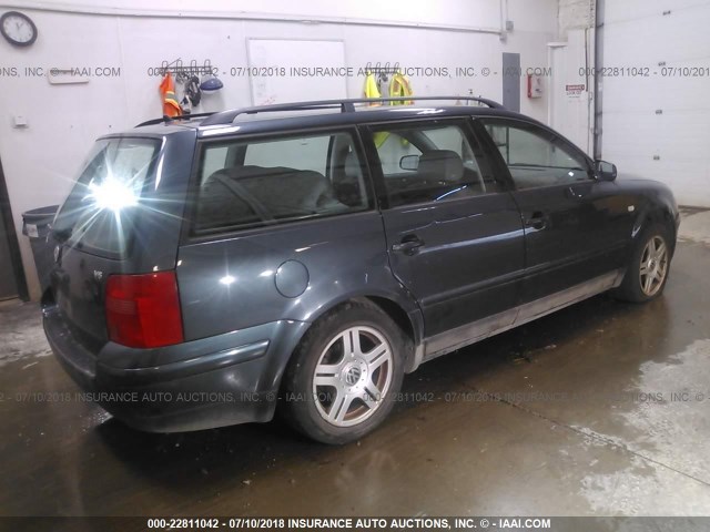 WVWJH63B71E000871 - 2001 VOLKSWAGEN PASSAT GLX 蓝色 照片 4