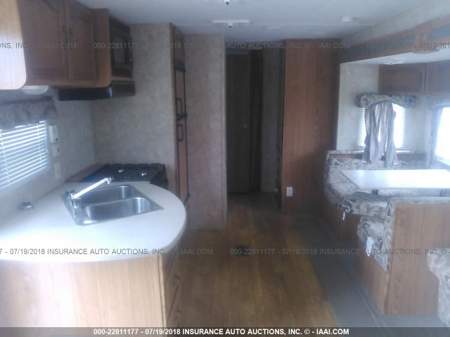 4X4TWDG277A239585 - 2007 FOREST RIVER WILDWOOD 31QBSSL  白色 照片 6