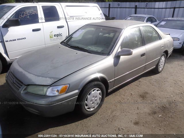 JT2BG22K0V0059175 - 1997 TOYOTA CAMRY LE/XLE GOLD photo 2