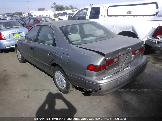 JT2BG22K0V0059175 - 1997 TOYOTA CAMRY LE/XLE GOLD photo 3