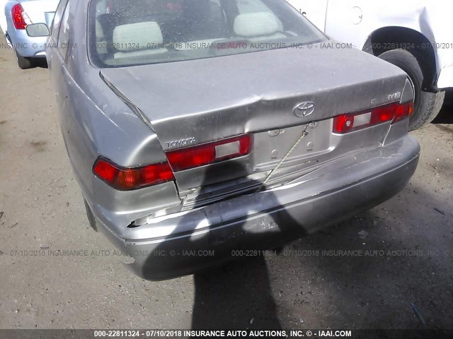 JT2BG22K0V0059175 - 1997 TOYOTA CAMRY LE/XLE GOLD photo 6