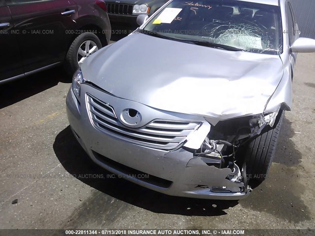 4T4BE46KX9R083566 - 2009 TOYOTA CAMRY SE/LE/XLE SILVER photo 6