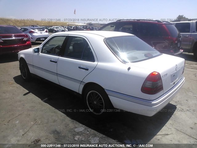 WDBHA22EXRF013464 - 1994 MERCEDES-BENZ C 220 WHITE photo 3