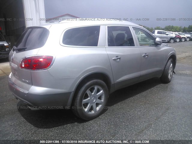 5GAEV23778J114516 - 2008 BUICK ENCLAVE CXL SILVER photo 4