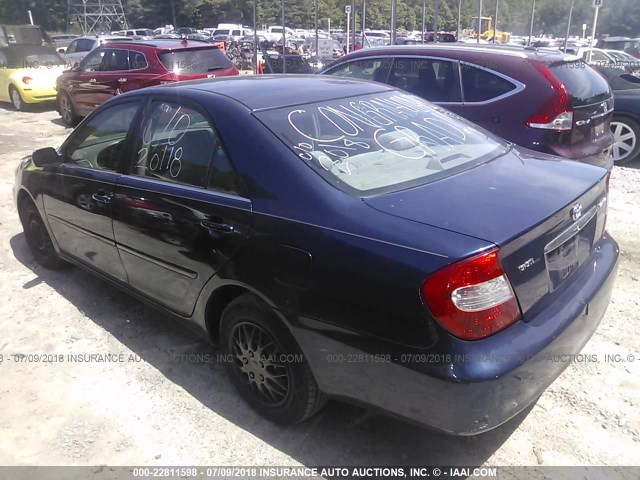 4T1BE32K82U588926 - 2002 TOYOTA CAMRY LE/XLE/SE BLUE photo 3