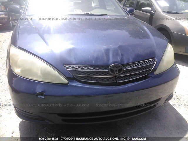 4T1BE32K82U588926 - 2002 TOYOTA CAMRY LE/XLE/SE BLUE photo 6