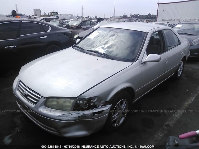 JT2BG22K710562969 - 2001 TOYOTA CAMRY CE/LE/XLE 银色 照片 2