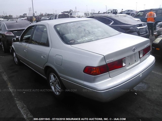 JT2BG22K710562969 - 2001 TOYOTA CAMRY CE/LE/XLE 银色 照片 3