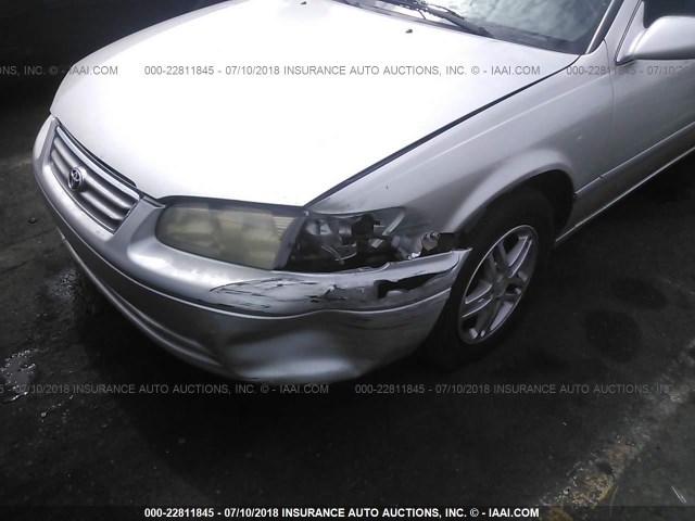 JT2BG22K710562969 - 2001 TOYOTA CAMRY CE/LE/XLE 银色 照片 6