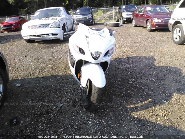 JS1GX72B2H2100449 - 2017 SUZUKI GSX1300 RA WHITE photo 5