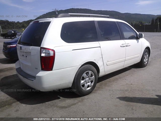 KNDMB233686244550 - 2008 KIA SEDONA EX/LX WHITE photo 4