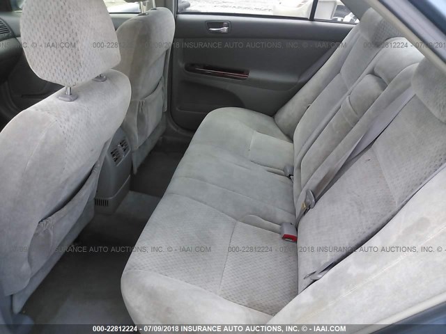 4T1BF30K24U580856 - 2004 TOYOTA CAMRY LE/XLE/SE Açıq mavi foto 8