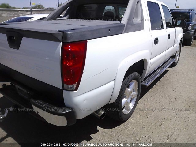 3GNEC12Z35G173911 - 2005 CHEVROLET AVALANCHE C1500 WHITE photo 6