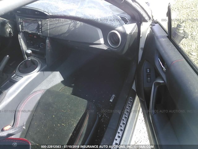 JF1ZNAA18F8708809 - 2015 TOYOTA SCION FR-S WHITE photo 5