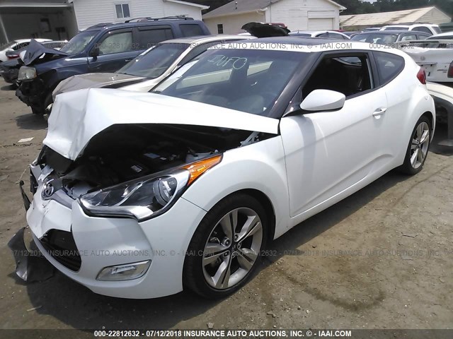 KMHTC6AD7HU322045 - 2017 HYUNDAI VELOSTER WHITE photo 2