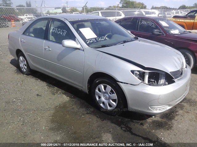 4T1BE32K23U747134 - 2003 TOYOTA CAMRY LE/XLE/SE 银色 照片 1