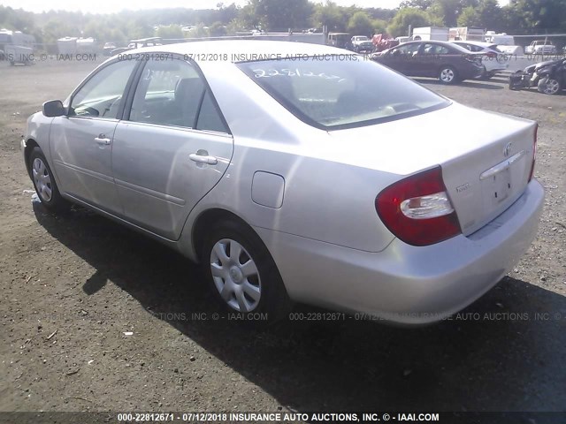 4T1BE32K23U747134 - 2003 TOYOTA CAMRY LE/XLE/SE 银色 照片 3