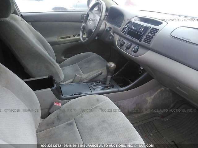 4T1BE32K82U096624 - 2002 TOYOTA CAMRY LE/XLE/SE 红色 照片 5