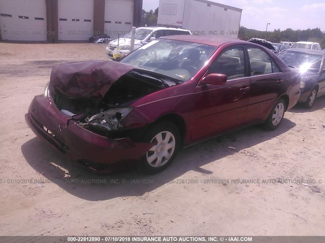 JTDBE32K520103010 - 2002 TOYOTA CAMRY LE/XLE/SE წითელი ფოტო 2