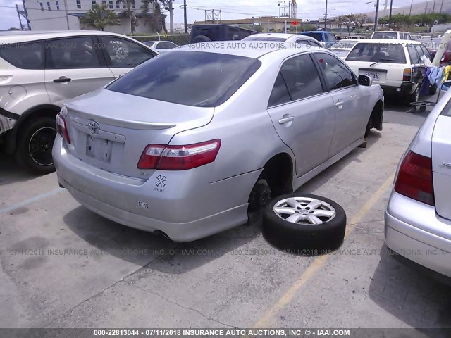 4T1BK46K97U018868 - 2007 TOYOTA CAMRY NEW GENERAT LE/XLE/SE SILVER photo 4