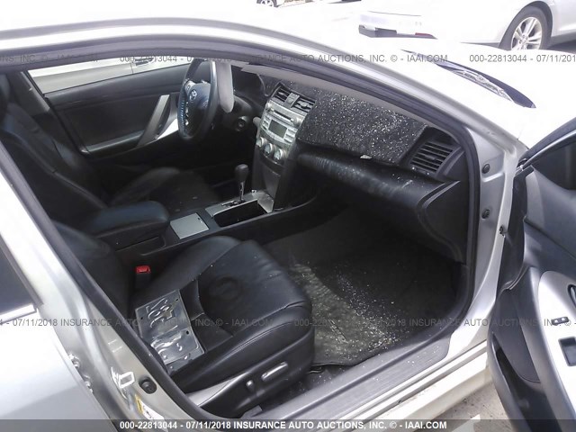 4T1BK46K97U018868 - 2007 TOYOTA CAMRY NEW GENERAT LE/XLE/SE SILVER photo 5