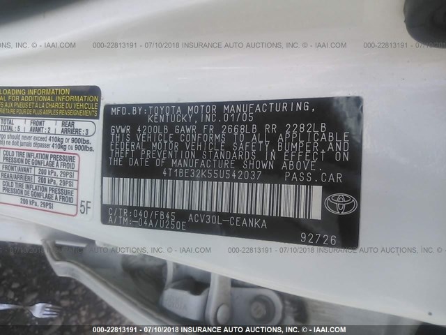 4T1BE32K55U542037 - 2005 TOYOTA CAMRY LE/XLE/SE თეთრი ფოტო 9