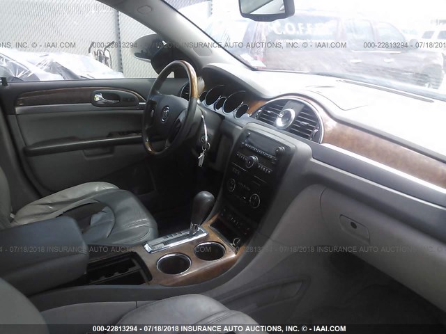 5GALRBED8AJ156603 - 2010 BUICK ENCLAVE CXL 白色 照片 5