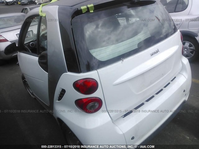 WMEEJ3BA9FK805780 - 2015 SMART FORTWO PURE/PASSION WHITE photo 3
