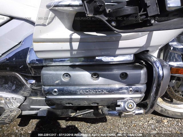 1HFSC47H48A706886 - 2008 HONDA GL1800 SILVER photo 8