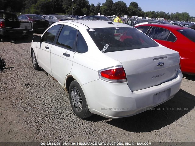 1FAHP3FNXBW113270 - 2011 FORD FOCUS SE WHITE photo 3