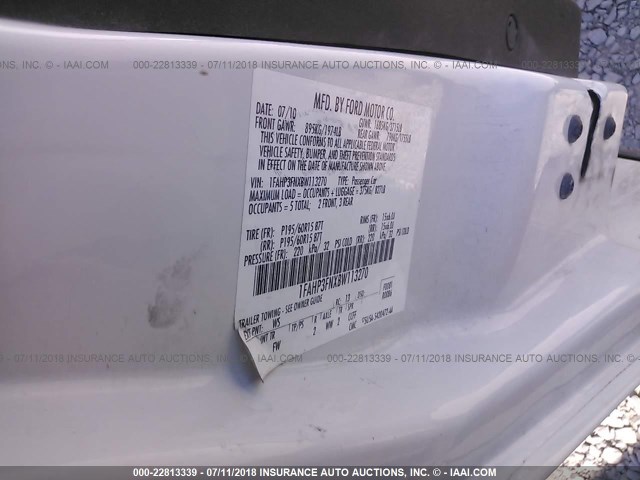 1FAHP3FNXBW113270 - 2011 FORD FOCUS SE WHITE photo 9