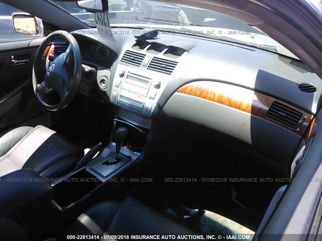 4T1CE30PX7U753062 - 2007 TOYOTA CAMRY SOLARA SE/SLE ნაცრისფერი ფოტო 5